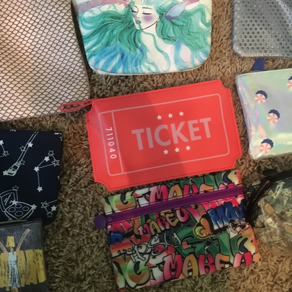 Set of 12 Ipsy Beauty Makeup Bags - Picture 4 of 6